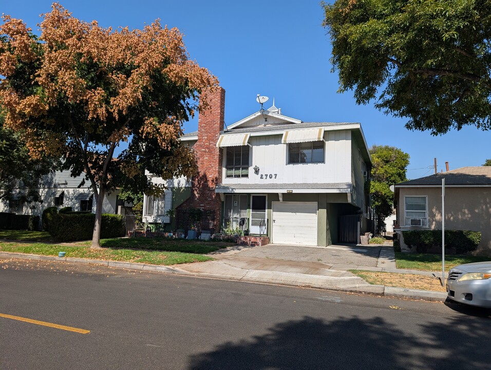 2707 W Clark Ave, Unit D in Burbank, CA - Building Photo