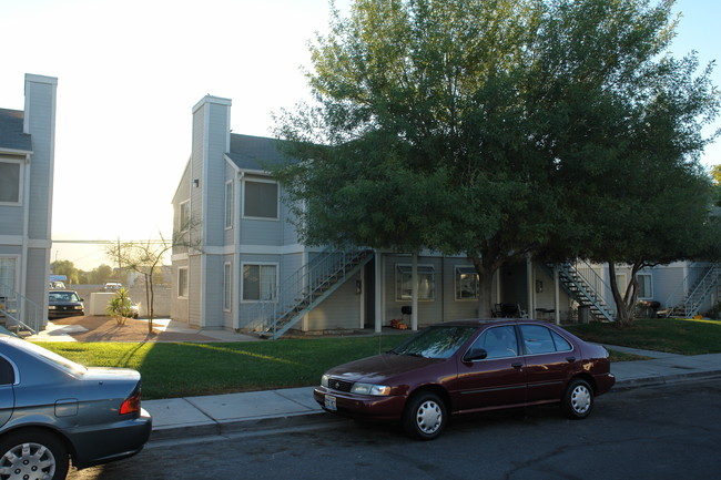 Lake Mead Villas in Las Vegas, NV - Building Photo - Building Photo