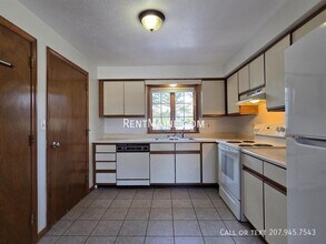 7 Hartley St in Lewiston, ME - Building Photo - Building Photo