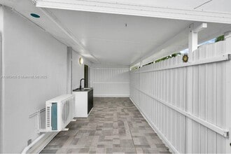7930 SW 36th Terrace in Miami, FL - Building Photo - Building Photo