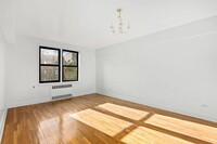 69 Bennett Ave in New York, NY - Building Photo - Building Photo