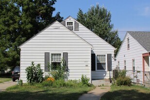 1715 S 9th Ave in Sioux Falls, SD - Building Photo