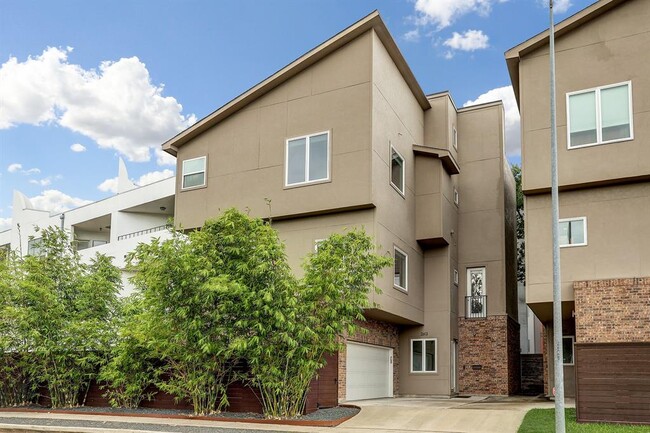 property at 2613 Waugh Dr