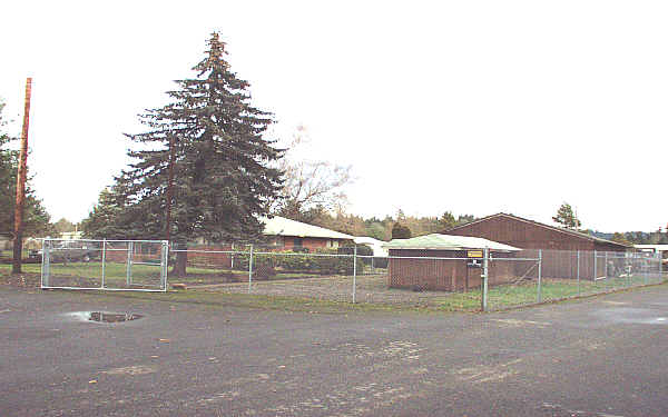 26052 SE Eagle Creek Rd in Eagle Creek, OR - Foto de edificio - Building Photo