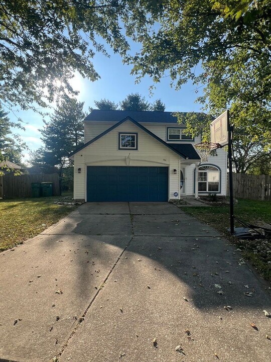 986 Canary Creek Dr in Franklin, IN - Building Photo