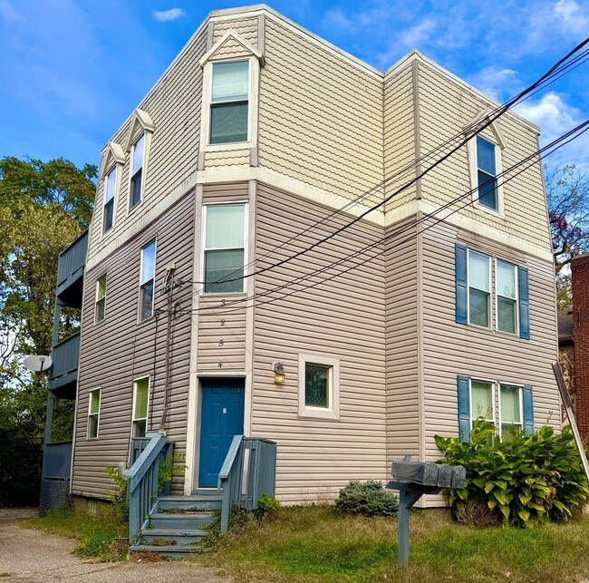 property at 3254 Berwyn Pl