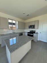 16132 Holly Laurel Mnr in Conroe, TX - Building Photo - Building Photo