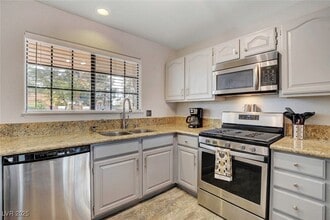 2851 S Valley View Blvd in Las Vegas, NV - Building Photo - Building Photo