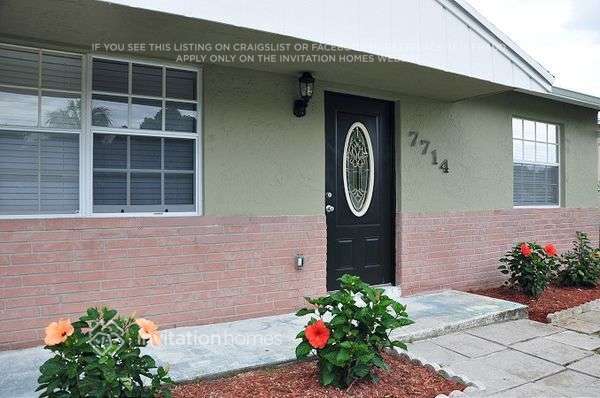 7714 SW 6th Ct in North Lauderdale, FL - Foto de edificio - Building Photo