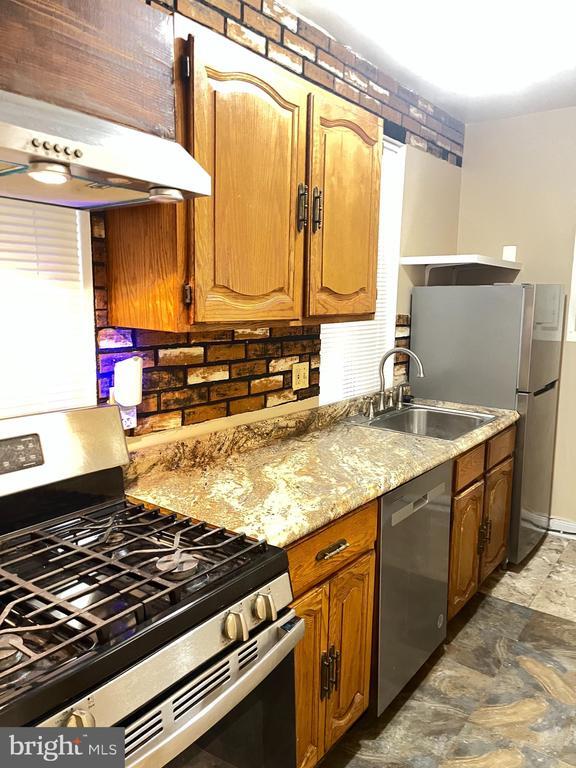 property at 516 N Patterson Park Ave