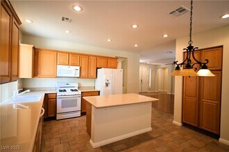 10597 Sopra Ct in Las Vegas, NV - Building Photo - Building Photo