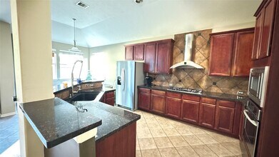 27027 Sable Oaks Ln in Cypress, TX - Foto de edificio - Building Photo