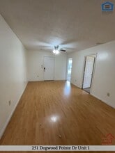 251 Dogwood Pointe Dr, Unit 102 in McMinnville, TN - Foto de edificio - Building Photo