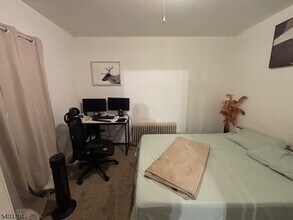 22 Hillcrest Rd in Warren, NJ - Building Photo - Building Photo