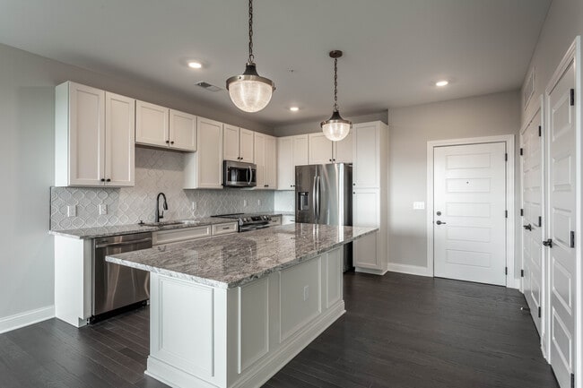 Fairfax in Columbus, OH - Building Photo - Interior Photo