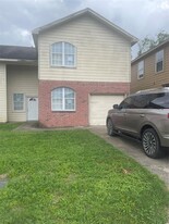 6403 Waldron Dr in Houston, TX - Building Photo