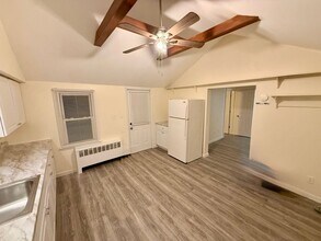 203 Berkshire Dr in Farmingville, NY - Foto de edificio - Building Photo