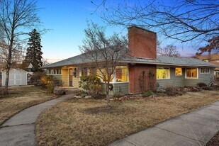 1501 Cedar St in La Grande, OR - Building Photo