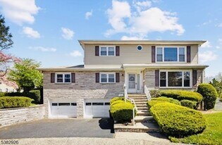 26 Pilgrim Ct in Bloomfield, NJ - Building Photo