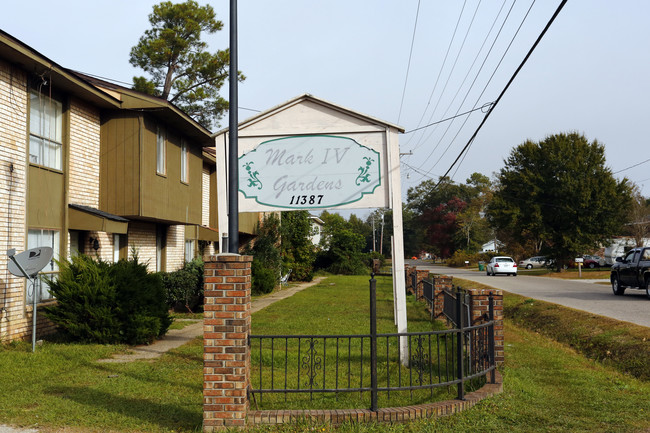 Mark IV Gardens in Gulfport, MS - Building Photo - Building Photo