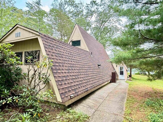 property at 911 Morris Ln