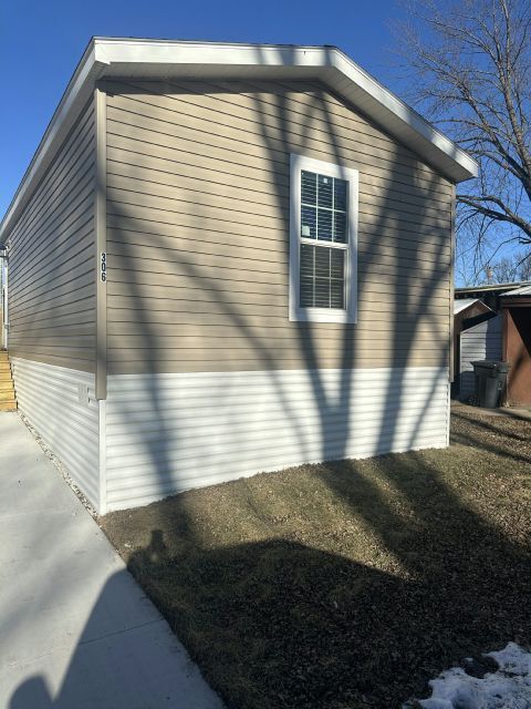 306 Louva Ln in Mankato, MN - Building Photo