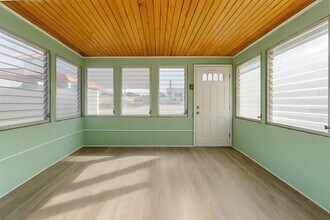 553 72nd Ave in St Pete Beach, FL - Building Photo - Building Photo