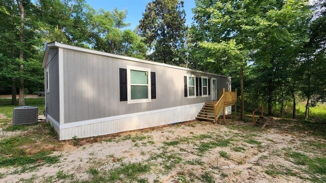 property at 124 Lincoln Dr