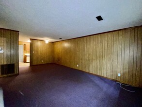 843 Lonely Pines Rd in Jacksonville, AL - Foto de edificio - Building Photo