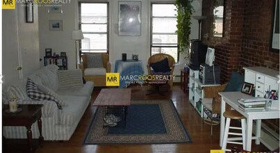 38 Bradford St, Unit 2 in Boston, MA - Foto de edificio - Building Photo