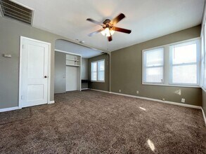 207 S Ford St in Hutchinson, KS - Building Photo - Building Photo