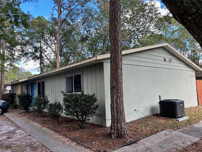 2114 NW 55th Blvd in Gainesville, FL - Building Photo - Building Photo