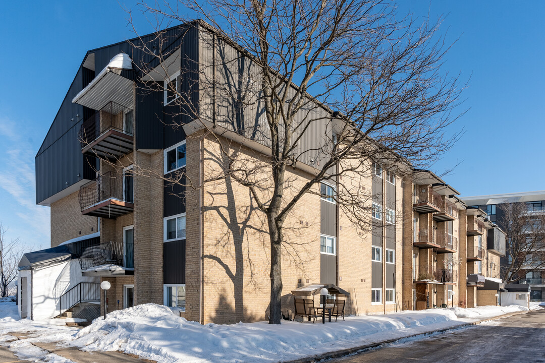 1915 Guillaume-Couture Boul in Lévis, QC - Building Photo