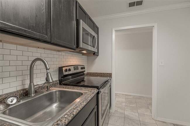 property at 2800 Lake Rd