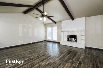 2509 E Williamsburg Manor in Arlington, TX - Building Photo - Building Photo