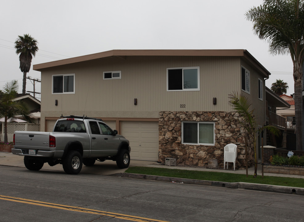 222 8th St in Huntington Beach, CA - Building Photo