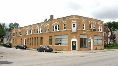 8601 W Greenfield Ave in West Allis, WI - Building Photo - Building Photo