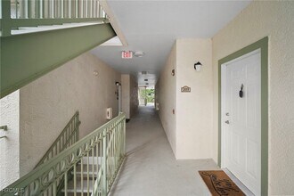 23660 Walden Center Dr in Estero, FL - Foto de edificio - Building Photo