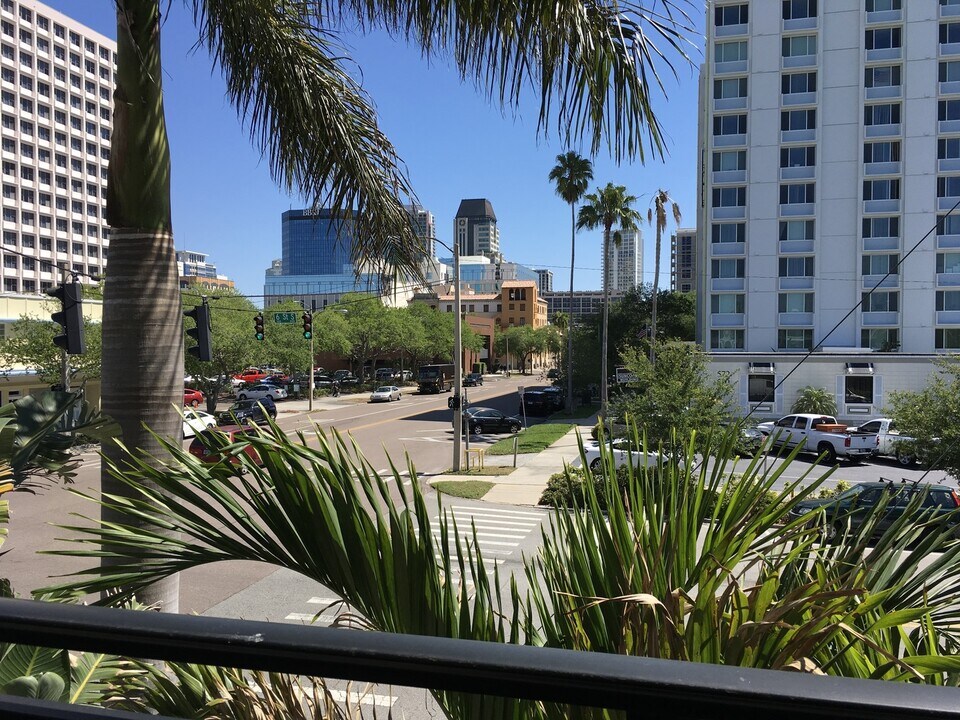 201 6th St S in St. Petersburg, FL - Building Photo