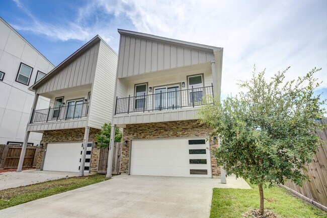 7117 Tierwester St in Houston, TX - Building Photo - Building Photo