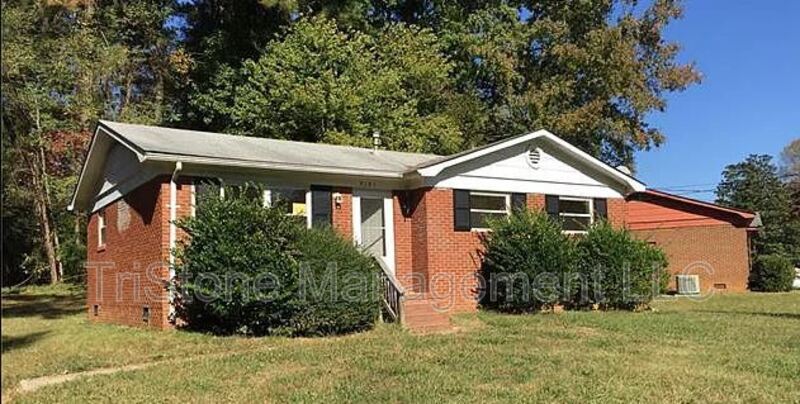 9131 Feldbank Dr in Charlotte, NC - Foto de edificio