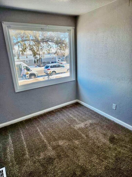 2021 4th Ave in Greeley, CO - Building Photo