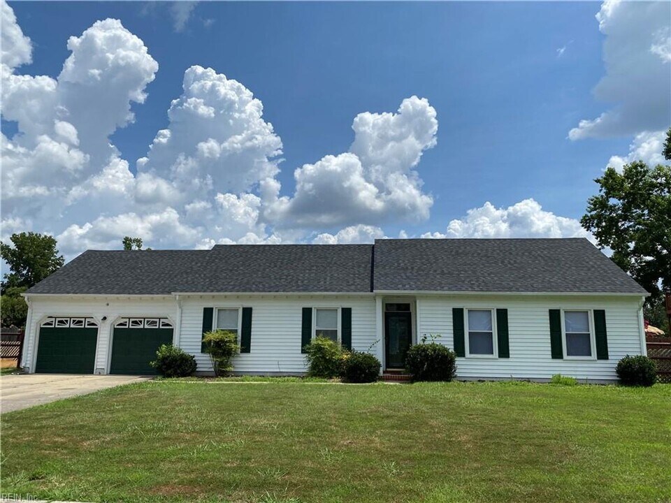 513 Cassway Arch in Chesapeake, VA - Building Photo