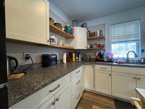 121 E Main St in Yarmouth, ME - Building Photo - Building Photo