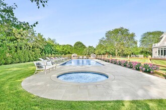 173 Ferry Rd in Sag Harbor, NY - Building Photo - Building Photo