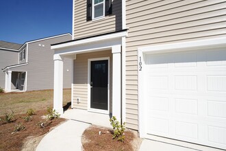 102 Red Admiral Ln in Savannah, GA - Building Photo - Building Photo