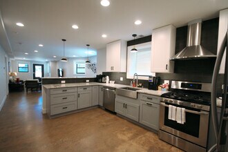 2508 N Spaulding Ave, Unit A in Chicago, IL - Building Photo - Building Photo