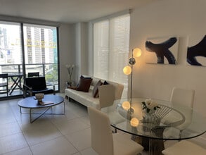 31 SE 6th St in Miami, FL - Building Photo - Building Photo
