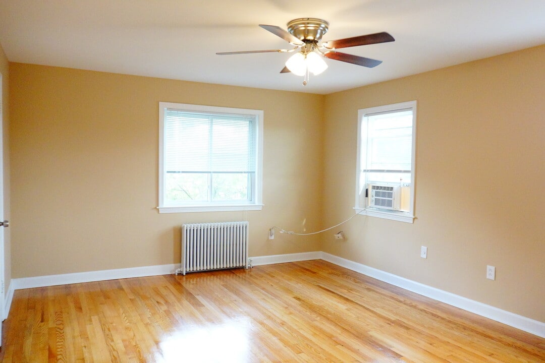 8710 Plymouth St in Silver Spring, MD - Building Photo