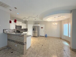 2048 E Heartwood Ln in Phoenix, AZ - Building Photo - Building Photo